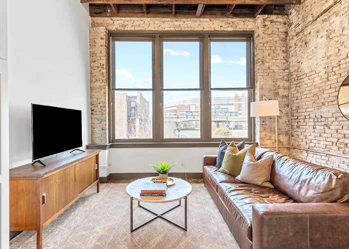 Brick & Bed Riverfront Lofts, Pc 202